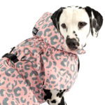 PAIKKA Visibility Hunderegenmantel Pink Leo